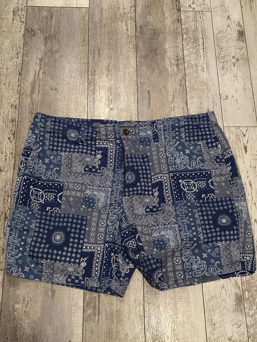 Men's Lucky Brand Shorts Patchwork Blue Cotton Size 38 Perfect Condition